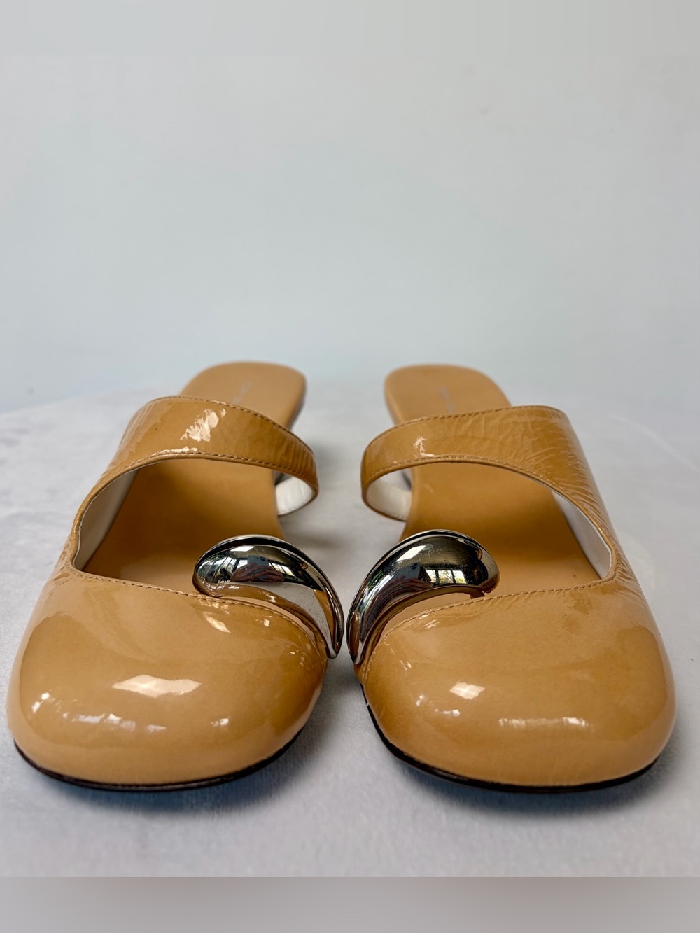 Tory Burch Pierced Mule Wedge, tan patent leather, silver, new in box, 6.5 - Picture 6 of 16